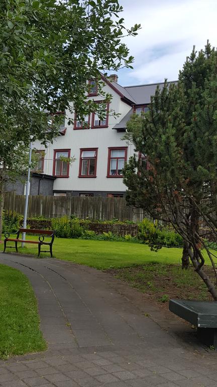 Central Guesthouse Reykjavik Exterior photo