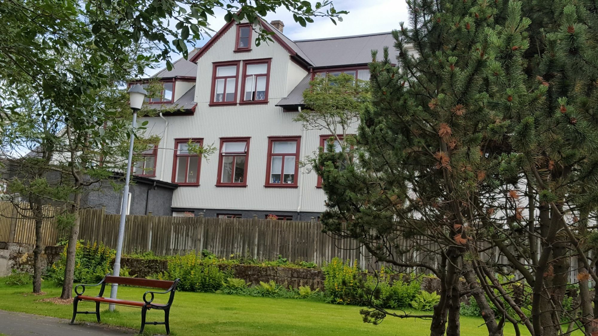 Central Guesthouse Reykjavik Exterior photo